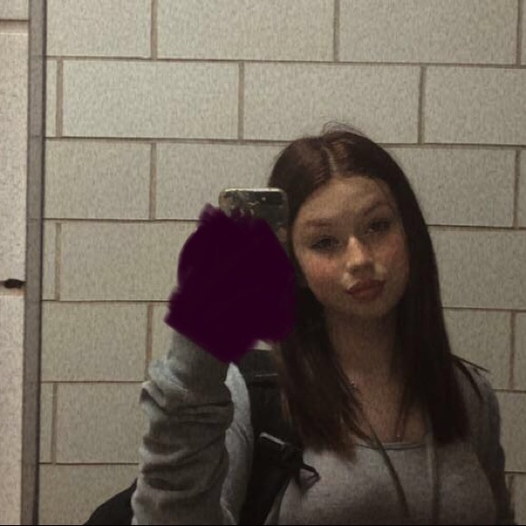 Meet your Posher, Paige - Picture 1 of 1